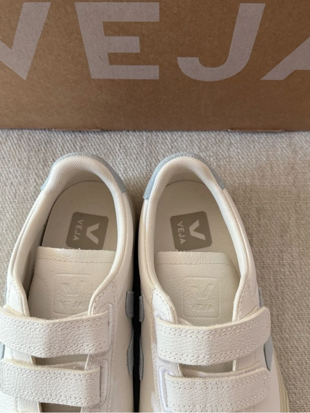 NIB Veja Recife Leather Sneakers EU 36 / US 5 Extra White Steel Velcro